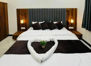 Amberi Vista Villa by Awsmberg Stays - 4