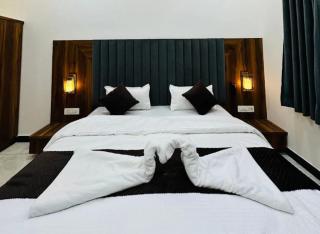 Amberi Vista Villa by Awsmberg Stays - 3