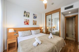 Amazing Stay in Madrid with Pool & Parking - 9