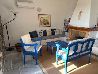 Villa Drionisi in Tzanes, Paros · 6 Guests - 3