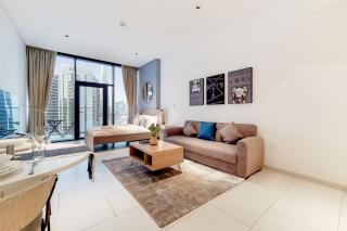 Vacationer Holiday Homes l Bright Studio l Burj Khalifa View l Business Bay - 1