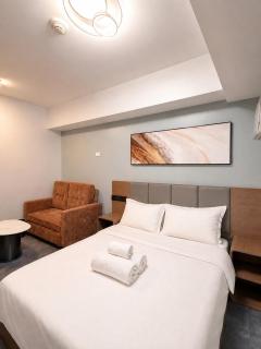 Avida Riala - Hotel Style - Queen Bed - Free Swimming Pool - 4