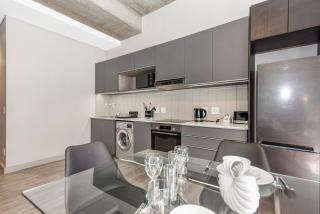 The Lineal 011 - Elegant Sandton Retreat Modern 1BR - 8
