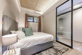 The Lineal 011 - Elegant Sandton Retreat Modern 1BR - 3