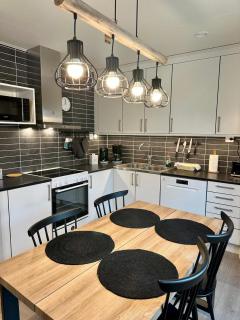 Hillhouse Cottages C & D - 6