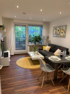 Modernes Apartment mit Balkon & kostenlosem Parkplatz - 0