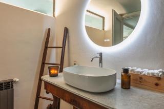 Hostdomus - Pool and Wine - 4