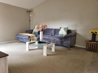 Vacation Home in Johnsonville 2BR & Free Parking - 7
