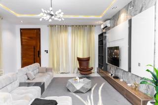 PB Homes And Shortlets - 6