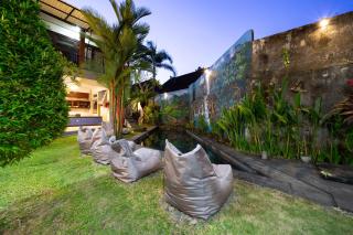 SESEH Guesthouse I CoWorking I Pool & Kitchen - 5