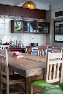 SESEH Guesthouse I CoWorking I Pool & Kitchen - 1