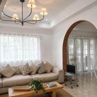The Hills Villa Tagaytay French Charmed with a view - 5