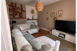 Family sanctuary hot tub parking sleeps 6 near beach - 8