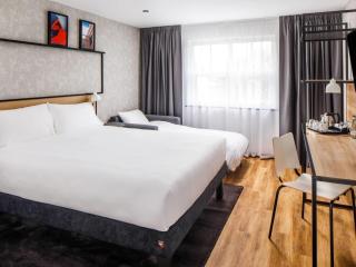 IBIS Wakefield East-Castleford, M62 J31 - 2