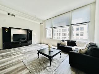 Spacious Downtown 2 Bedroom Corporate Suite - 0