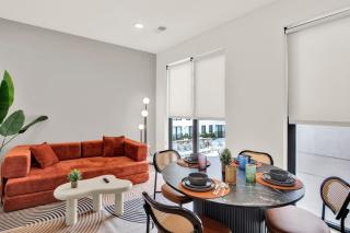 Cozy 1BR OTR Suite Pool, Gym & City Views - 0