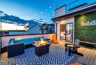New How We Roll Rooftop - Hot Tub with Views - 13 Beds - 1