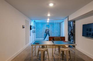 King & Queen 2 Homes - 24 Beds City Views - 6
