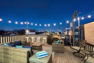 NEW Luxe 4BR 12 Beds - RoofDeck Views - Chefs Kitchen - 4