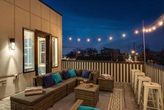 NEW Luxe 4BR 12 Beds - RoofDeck Views - Chefs Kitchen - 1