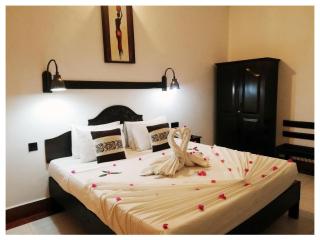 Taprobane Lounge & Residencies, - 0