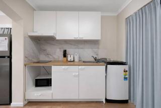 Private Sunnybank Studio, Parking, Great Location - 8