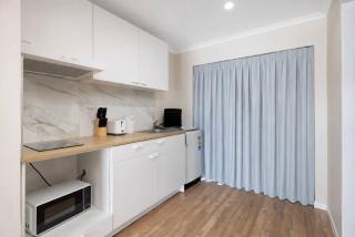 Private Sunnybank Studio, Parking, Great Location - 6