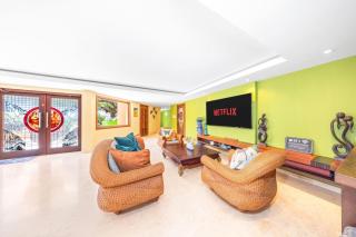 Luxury 6BR Nature's dream Villa by Bocobay - 9