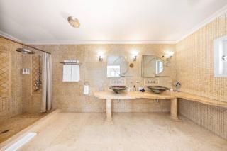 Luxury 6BR Nature's dream Villa by Bocobay - 3