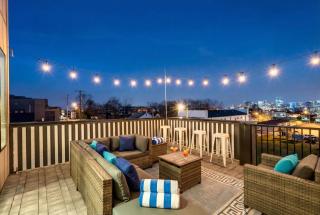 NEW Luxe 4BR 12 Beds - RoofDeck Views - Chefs Kitchen - 5