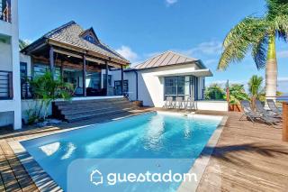 Villa Thenor -Piscine et jardin -Vue mer - 0