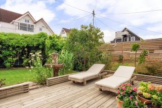 Two Bedroom Apartment with Two Bathrooms and Private Terrace and Garden - 8