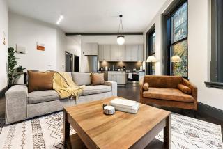 Comfortable 2BR — Conveni - 9