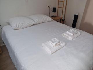 Petite Maison cosy avec terrasse - Parc Astérix 10 min - CDG 15 min - 5