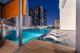Cloud 52 at R E I Z Z Residence by Dream Home - 6
