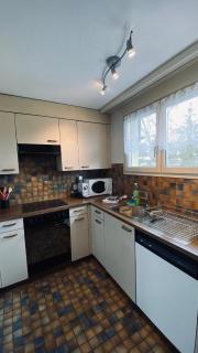 Quiet and sunny 2-room apartment with balcony - 7