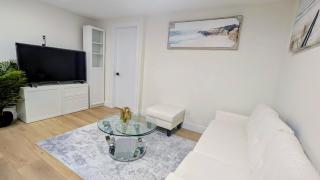 Sweet Home Escape 2BR guest suite - 3