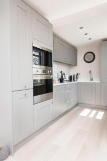Beach View - Stylish Stay, Estuary Views & Luxury Spa Access - 7