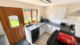 Spacious 4BR Home , Sleeps up to 9 , Parking & WiFi - 4
