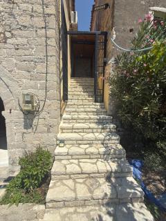 Qeparo House - 1