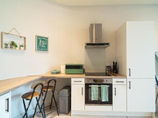 Bright Urban Escape Near Victoria Gate Sleeps 4 Fast Wi-Fi - 9