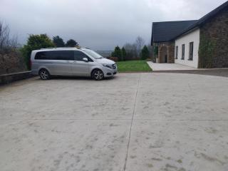 House Sleeps 11 with Parking - 3