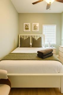Bridgeport Bungalow Sleeps 4 - 4