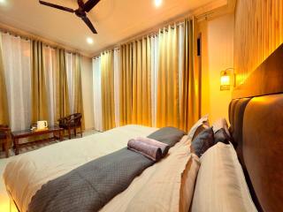 Prafull Hotel & Restaurant - 5