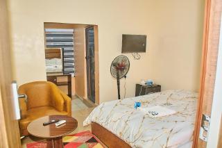 SJ DELUXE HOTEL and SUITES - 6