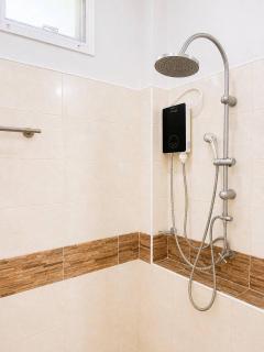 Spacious 1br White House - 2