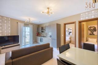 Central 2 BR Msida Home with Balcony & Panoramic Views - 0