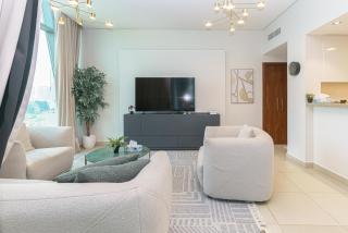 Varen Downtown Dubai Apartment near Dubai Mall Metro - 2