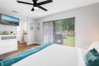 Stunning Heated Pool House Close to Tampa & Casino - 4