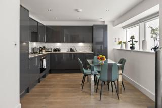 The Glasshouse Residences Modern 2Bedroom Comfort Apt Wimbledon Park London - 3